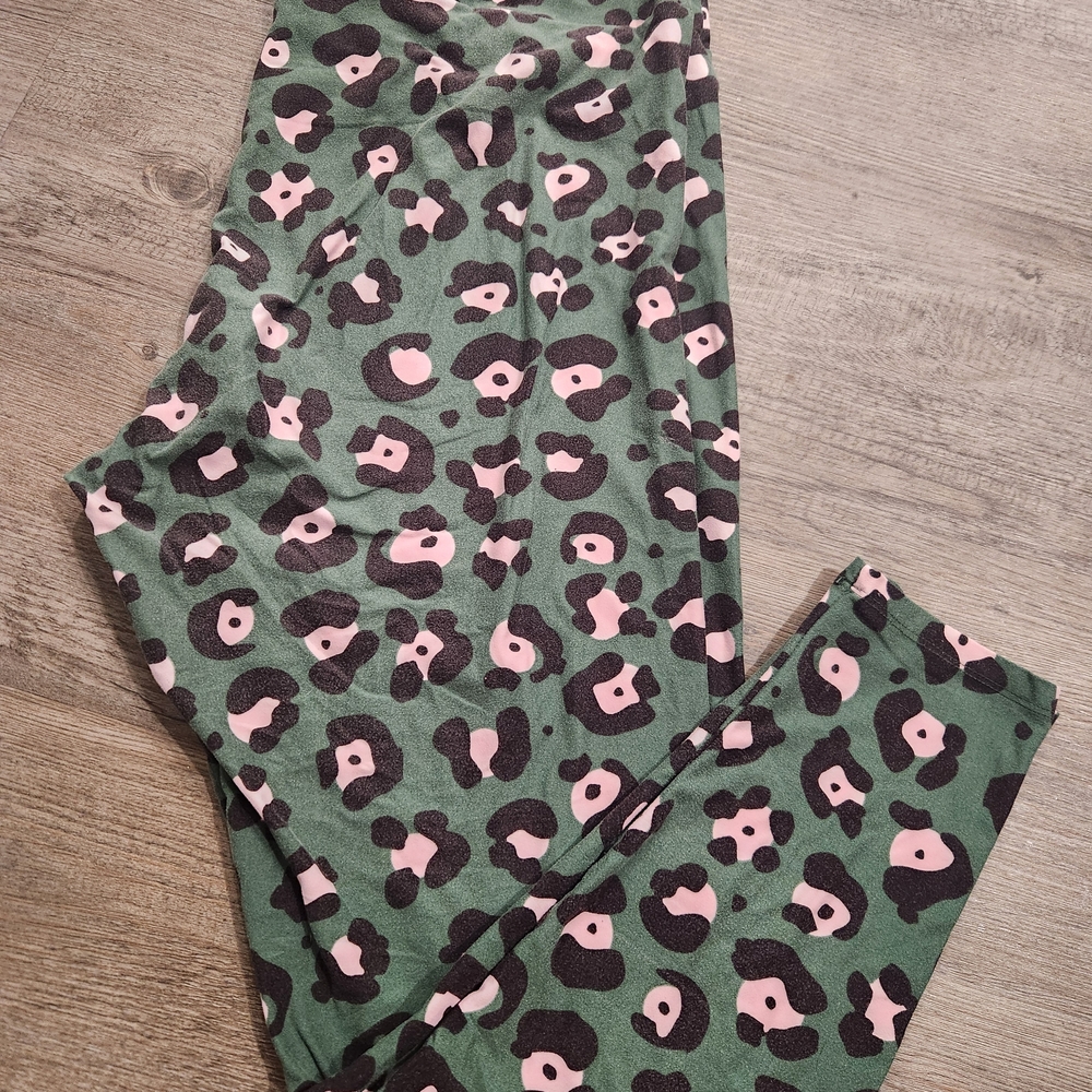 Green and Pink Leopard Print Leggings